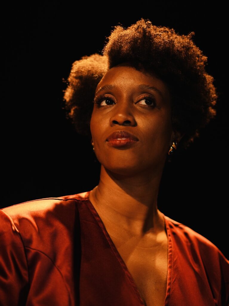 Bárbara Reis e Ivy Souza estrelam o espetáculo “Ruth & Léa", idealizado e dirigido por Luiz Antonio Pilar, que exalta a história da cultura negra brasileira