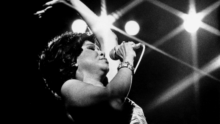 Já se foram cinco décadas desde que Alcione deixou São Luís rumo ao Rio de Janeiro e imortalizou a música que se tornou um hino: Não Deixe o Samba Morrer.
