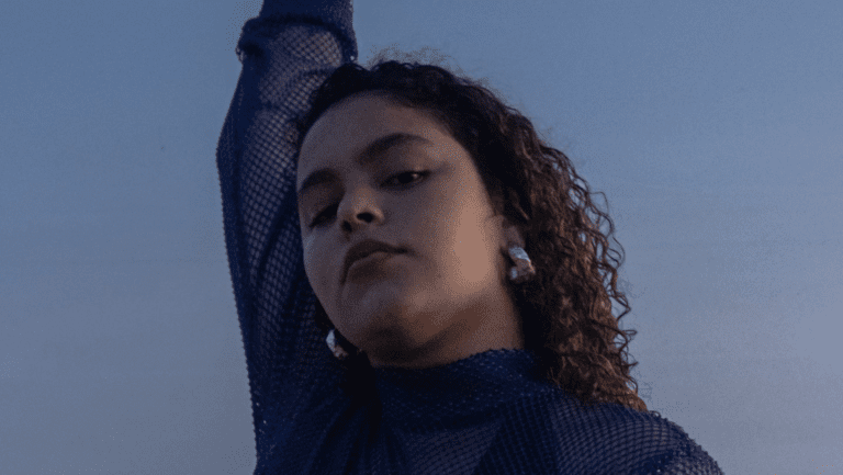 Se firmando cada vez mais como musa do Carnaval de Salvador, Rachel Reis esquenta os fãs com seus novos hits com três shows e duas participações pelos circuitos da cidade.