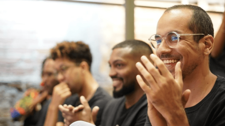 ID_BR abre inscrições para o Programa Lideranças SIM com foco em profissionais negros e indigenas