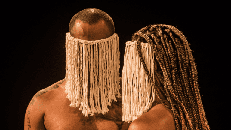  'INcorpóreo' realiza temporada no Sesc Copacabana explorando temas como ancestralidade combinando dança contemporânea e urbana