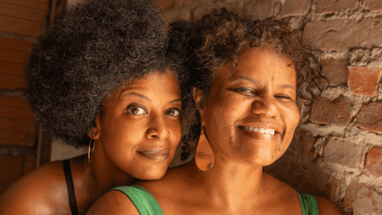 Thalma de Freitas e Helô Ferreira cantam músicas de amor no Bona, com participação de Anelis Assumpção