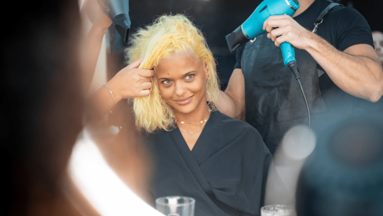 A atriz Thainá Duarte (“Cangaço Novo”, “Aruanas”) dará vida a lendária personagem Geni na adaptação cinematográfica de “Geni e o Zepelim”