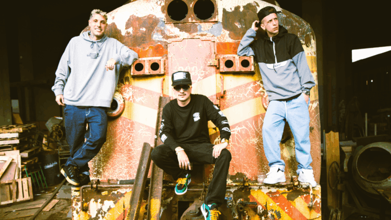 Fundado em 2006 em São Paulo, o Haikaiss é composto por Spvic, Spinardi, Qualy e DJ Sleep, e é considerado um dos grupos de rap mais populares dos anos 2010 no Brasil.