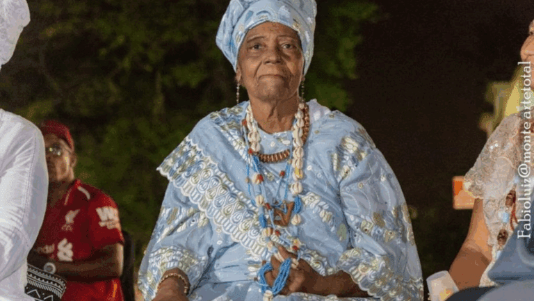 Faleceu na tarde desta segunda-feira (12), aos 76 anos, a Yalorixá Elda Viana, conhecida como Mãe Elda de Oxossi