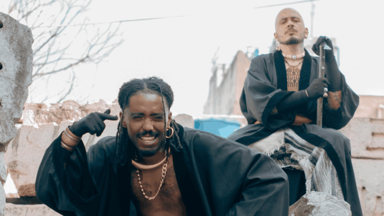Celebrando as pessoas que não se conformam, Kayode e Iky Castilho lançam o EP “Nuvens & Ovelhas Negras (NON)”.