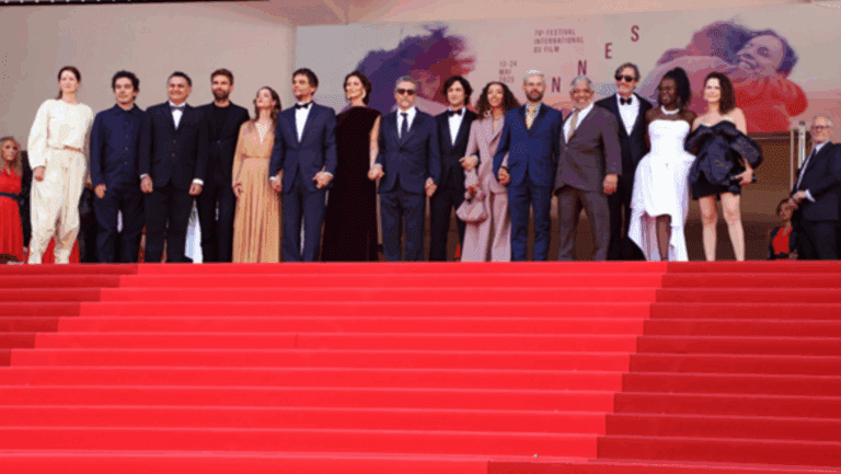 "O Agente Secreto", de Kleber Mendonça Filho, estreia com 13 minutos de aplausos em Cannes e leva frevo ao tapete vermelho