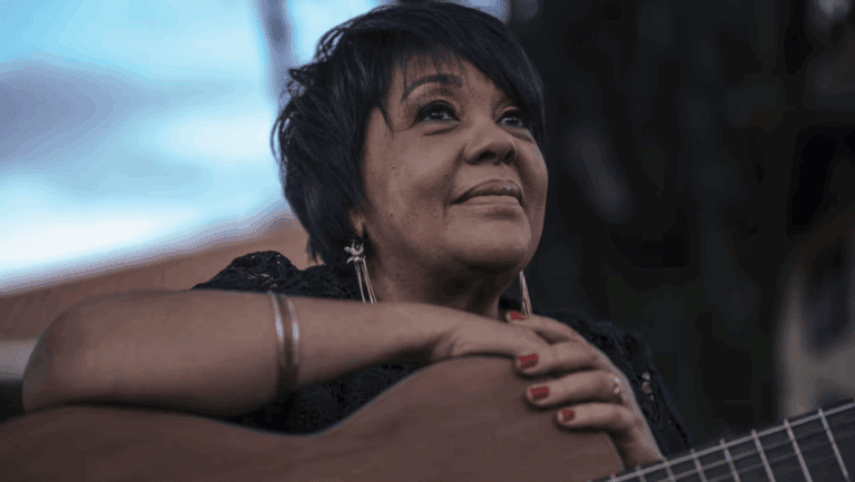 Lenda da música brasileira, Rosa Passos será homenageado com o “Troféu Tradições” pela UBC