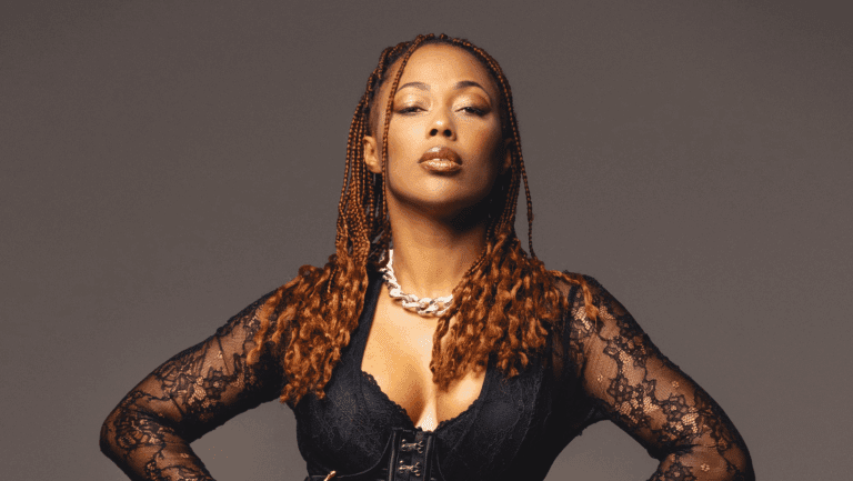 A cantora Cássia Raquel lança seu mais novo single “Beijo Tóxico”