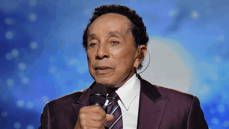 Smokey Robinson entra com ação de difamação de US$ 500 milhões contra suas acusadoras de agressão sexual