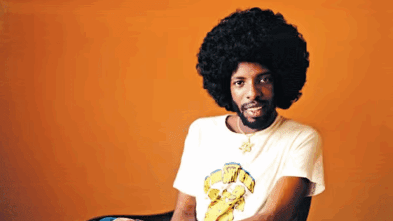 Sylvester Stewart, conhecido como Sly Stone, lendário cantor, compositor, produtor e multi-instrumentista que revolucionou a música popular como líder da Sly and the Family Stone, faleceu nesta segunda-feira