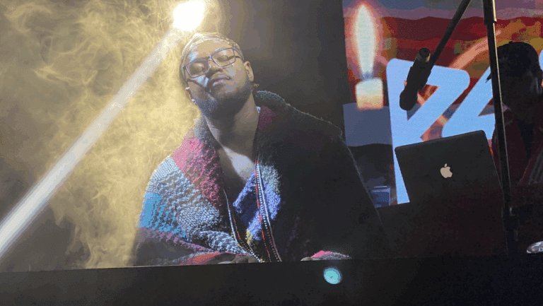REIWES, nome promissor do piano brasileiro, lançou o videoclipe de seuprimeiro single, intitulado “Mãe Baêta”.