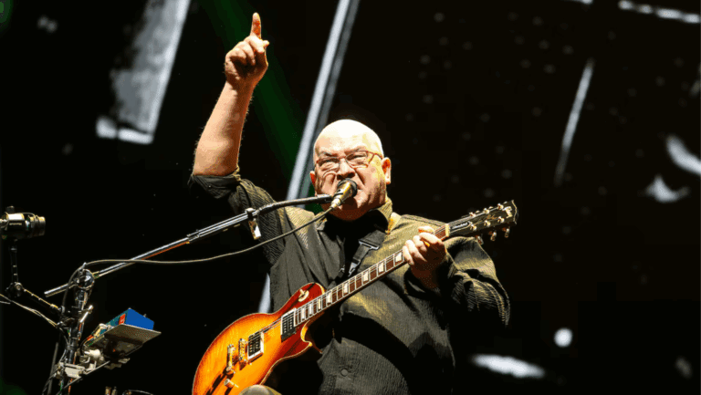 Os Paralamas do Sucesso fazem show apoteótico no Allianz Parque e mostram porque são uma das maiores bandas de rock nacional da história