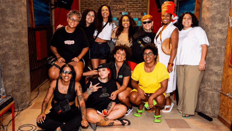 pOR ELAS