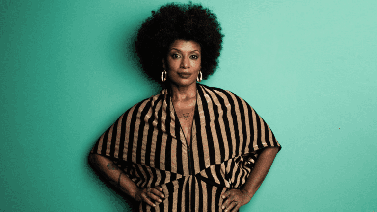 Thalma de Freitas faz show no Rio depois de 12 anos sem tocar na cidade 