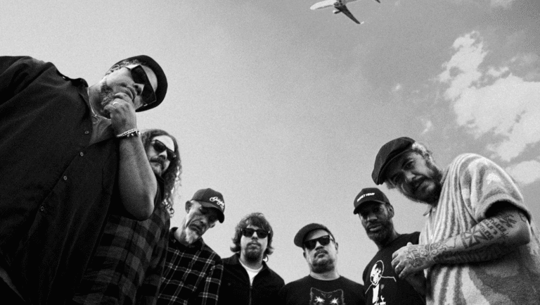 Planet Hemp celebra 30 anos de história com o lançamento do DVD e álbum ao vivo “Baseado em Fatos Reais: 30 Anos de Fumaça”