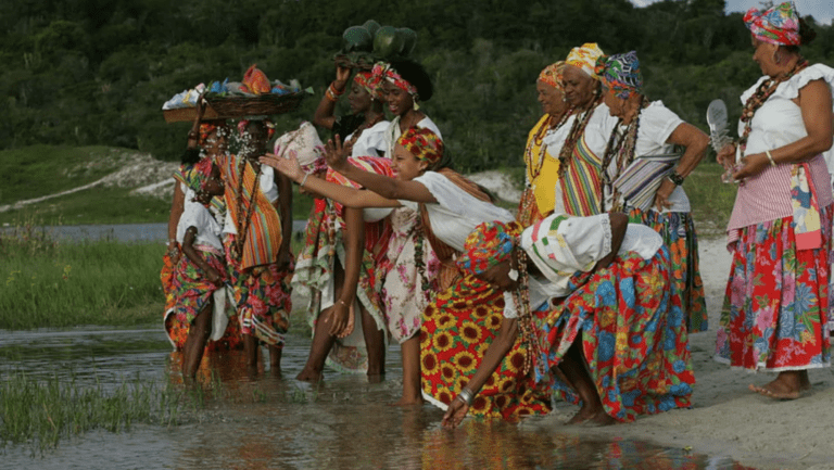 A CAIXA Cultural São Paulo recebe, nos dias 8 e 9 de março (sábado e domingo), o grupo sociocultural baiano As Ganhadeiras de Itapuã,