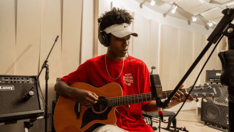 Quem quiser gravar uma música, um podcast ou outro projeto de áudio não pode deixar de passar nas Fábricas de Cultura de São Paulo