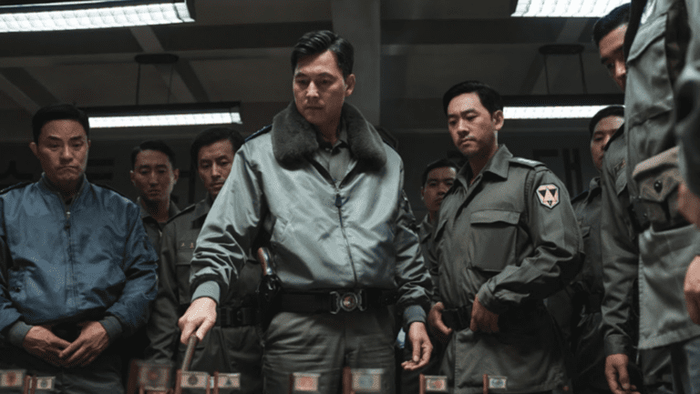 O filme "12.12: O Dia" tem sua estreia nos cinemas brasileiros marcada para o dia 20 de março, com distribuição da SATO Company.