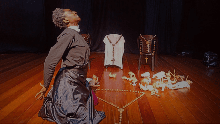 Realizado pela Companhia Teatral Queimados Encena